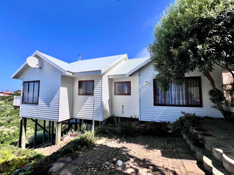 4 Bedroom Property for Sale in Herolds Bay Western Cape